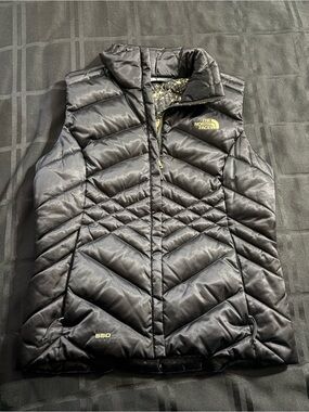 The North Face Vest Womens Small BLK 550 Down Puffer Quilted Full Zip Insulated